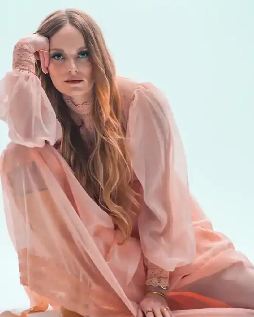 Leah Blevins — All Dressed Up — promo 3